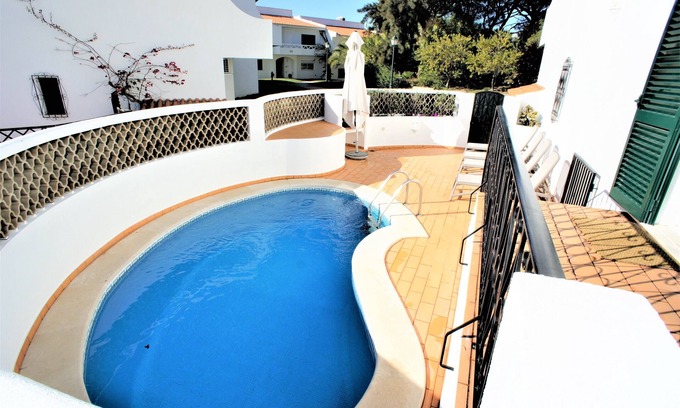 Vale do Lobo Apartment | Guest Rated 10/10: Poolside 2 Bed Apartment Near Vale Lobo