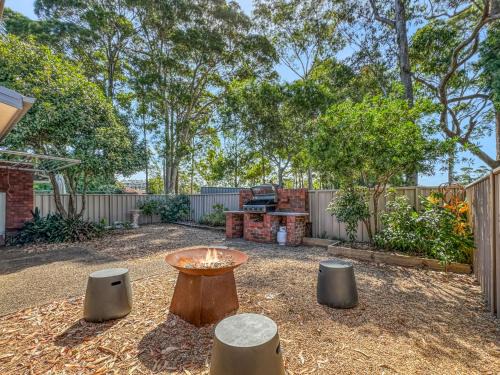 Surf Beach House | Beachside 2-Bed Townhouse with BBQ - Family Friendly Retreat