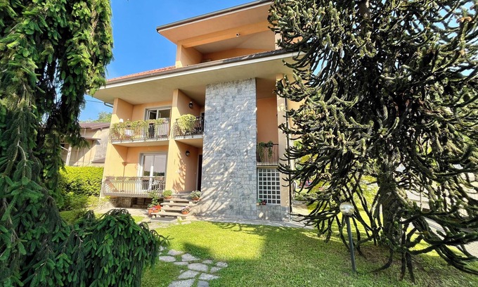 Arona Apartment | Spacious 2-bedroom apartment with garden in AronanCIN: IT003008C2OOZK44VN