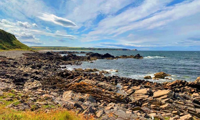 Cullen House | Picturesque Cullen: 2 Bedroom Oceanfront Retreat Awaits
