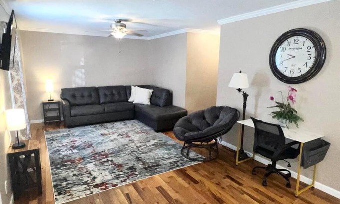 Guntersville Apartment | Pet-Friendly 2 Bedroom Townhouse for Relaxing Getaways