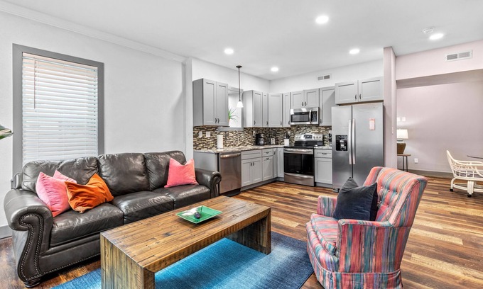 St. Louis Apartment | Central 2 BR Retreat: Pet-Friendly & Family Welcome