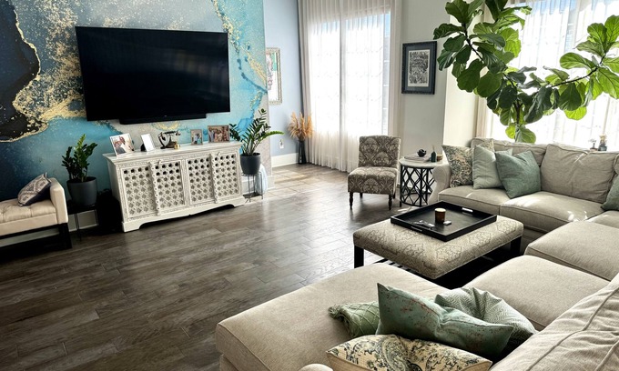 Castleberry Hill House | Urban Oasis with Ocean View & Spa at Castleberry Station