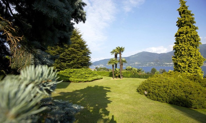 Porto Valtravaglia Apartment | Inviting 2-Room Apartment with Garden & Lake View Amenities