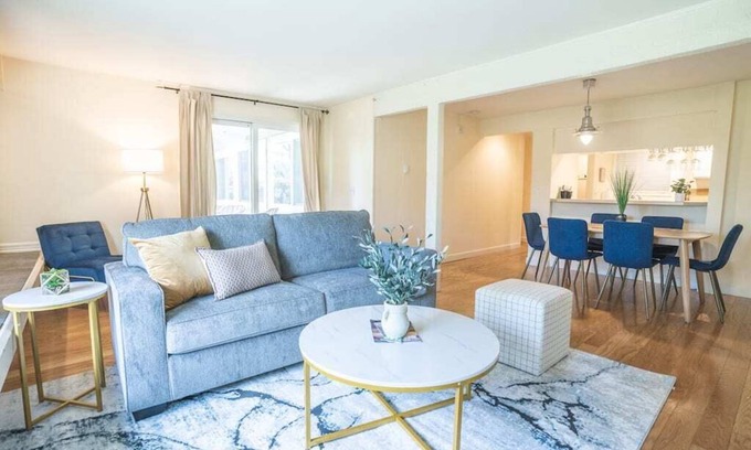 Grass Lawn Apartment | Convenient 2B2B Condo with Ideal Amenities Near Downtown