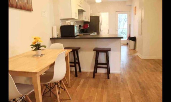 De Lorimier Apartment | Child-Friendly 2-Bedroom Apartment in Plateau Montroyal