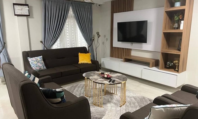 Kumasi Apartment | Inviting 2-Bedroom En-Suite with Kitchen and Ocean View