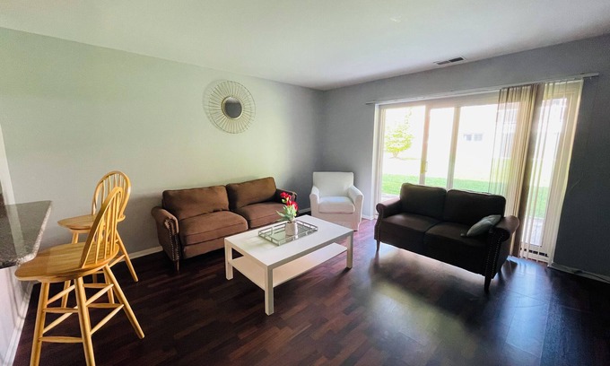 Elkins Park Apartment | Cozy 2-Bedroom Apartment with Pool in Elkins Park, PA