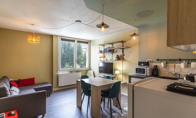 Eaux-Bonnes Apartment | Apartment Gourette: Ideal 2-Bedroom Family Retreat