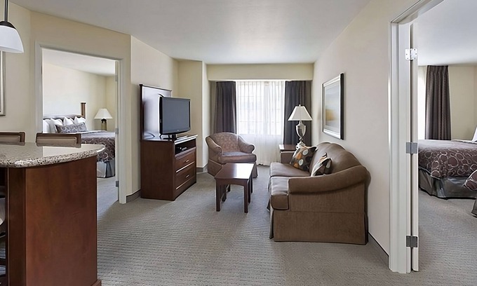 Vance Jackson Apartment | Comfortable 2BR Suite with Kitchen, Near Pearl District