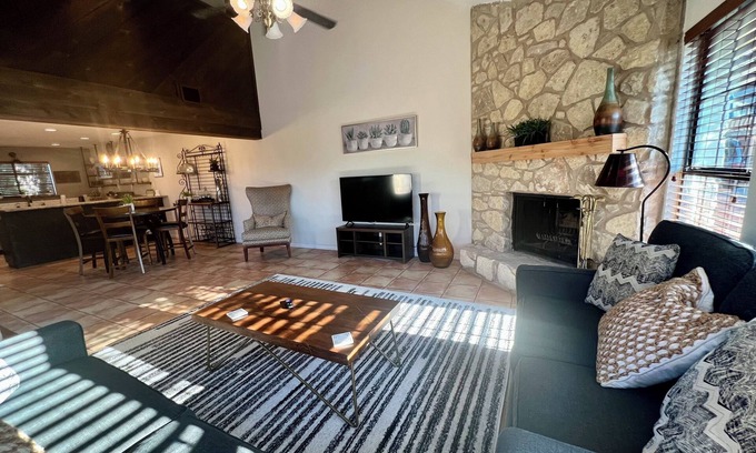 Horseshoe Bay House | Spacious 3 Bed 3 Bath Townhouse in Horseshoe Bay