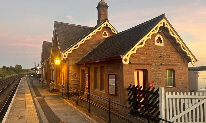 Langwathby Cottage | Experience a Unique Stay in a 3-Bedroom Cottage on Settle Line
