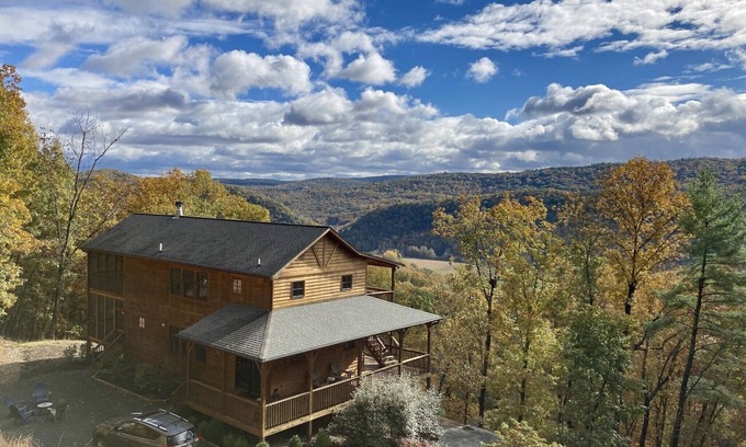 Baker House | Guest Rated 10/10: 3-Bed Cabin with Valley Views