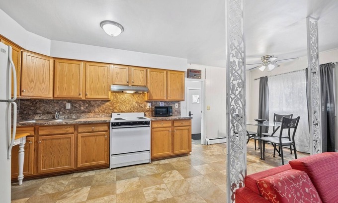 Riverview Apartment | Spacious 3-bed Suite in Browntown, Near Dining & Fun