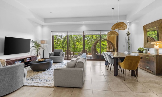 Playa Hermosa Condo | Beachside 3 Bedroom Condo with Pool and Ocean Views