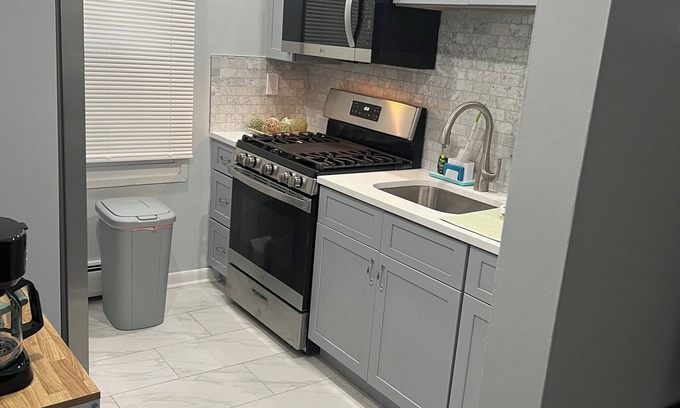 Weehawken Apartment | Spacious 3-bedroom apartment with WiFi, AC in lovely Weehawken