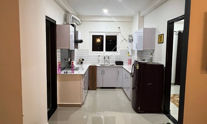 Bullawala Apartment | Spacious 3-bedroom apartment with WiFi, AC in peaceful Dehradun