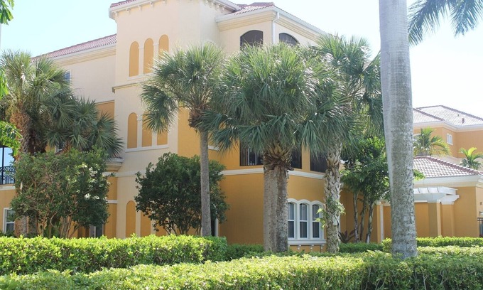 Hammock Bay Condo | Spacious 3 bedroom Condo in popular Hammock Bay-5 Minutes to Marco Island !