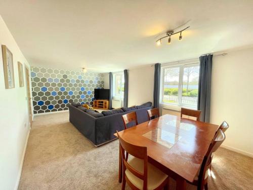 Atlantic Wharf Apartment | Family-Friendly 3-Bedroom Flat with Free Parking in Central Area