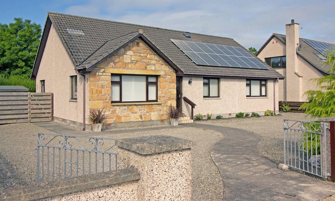 Dornoch House | Ideal 3-Bedroom Holiday Home in the Highlands - Family Friendly