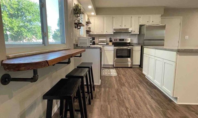 Archbold House | Bright 3-Bedroom Home in Archbold - Rated 10/10 by Guests