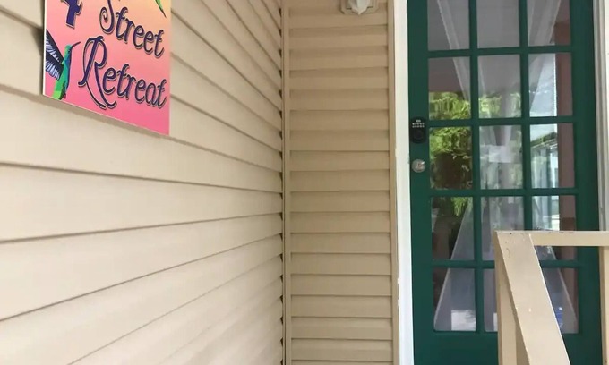 Danville House | Exceptional 3 Bedroom Retreat in Downtown Danville