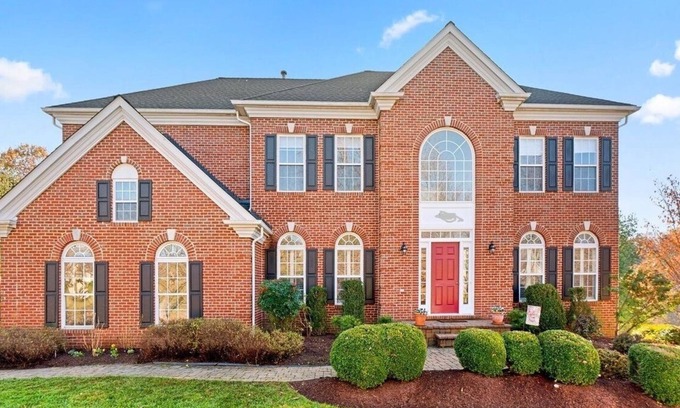 Montgomery Village Apartment | Spacious 3-bedroom Quiet Apartment in Gaithersburg