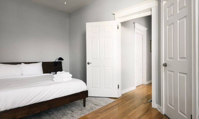 Central West End Apartment | Cozy 3 BR Apartment in CWE - Perfect for Families & Pets!