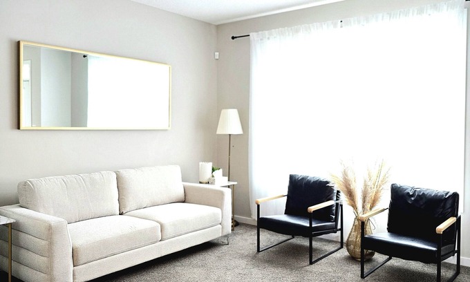 Calgary House | Family-Friendly 3 BR House with AC Near YYC Airport