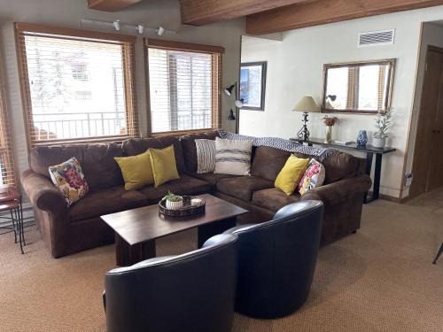 Crested Butte Apartment | Family-Friendly 3 Br Condo with Hot Tub & Updated Kitchen