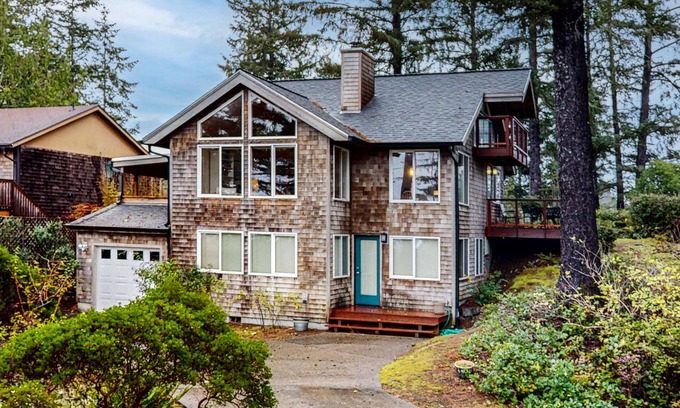 Manzanita House | Beachfront Home with Water Views, Grill & Pool Amenities