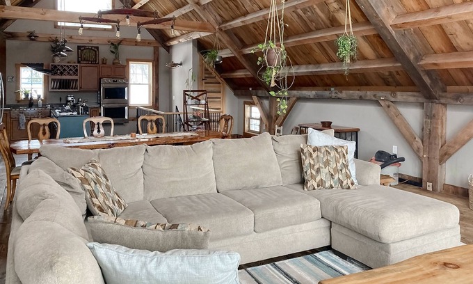 Brookfield House | Cozy 3-Story Rural Retreat with Full Kitchen & Spa