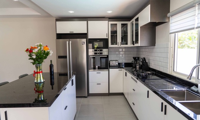 Cole Bay House | Guest Rated 10/10: Cozy 3BD Home with Private Pool