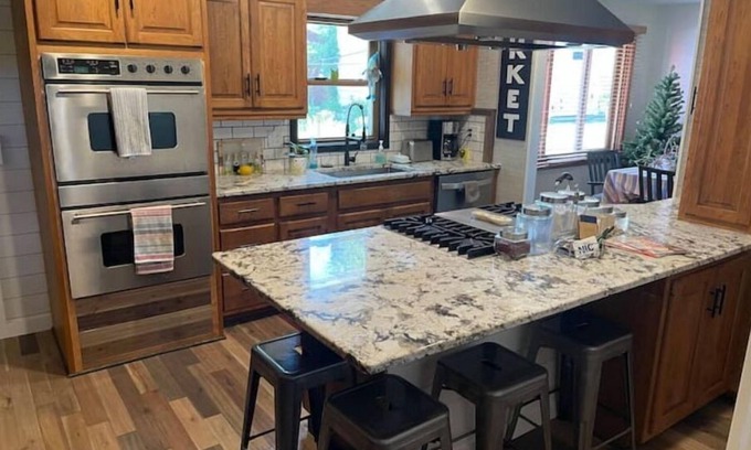 Rhinelander House | Guest Rated: 9.8! Cozy 3BR Home with Lake Views