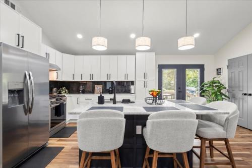 Belvedere Park House | Spacious 3BR,3BA Modern Home