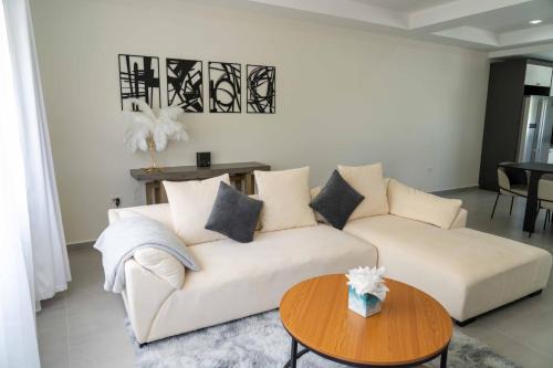 Cole Bay Apartment | Guest Rated 10/10: Private Pool in a Cozy 3BR Home