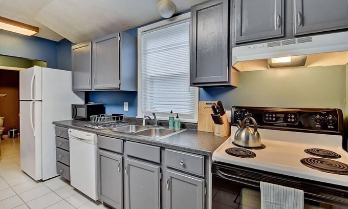 Holy Cross House | Inviting 3BR Indy Home with Patio and Laundry Amenities