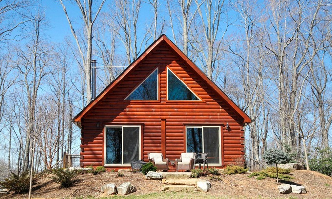 Fletcher Cabin | Inviting 3BR Log Cabin with Ocean View and Cozy Loft