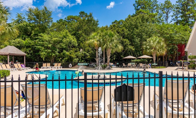Vaught Condo | Family-Friendly 3BR Myrtle Beach Condo with Pool & Spa