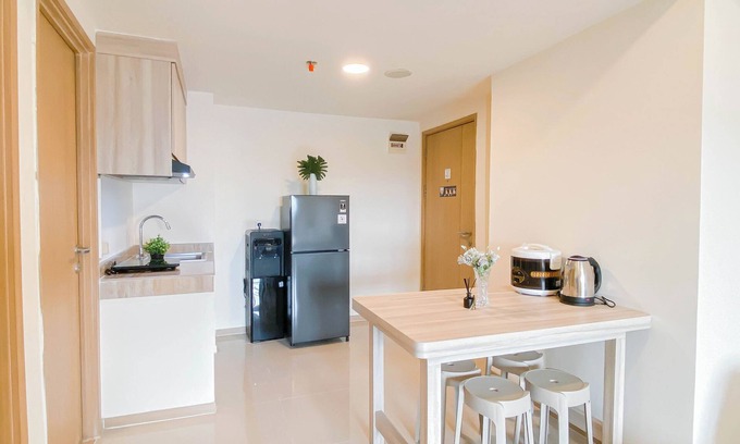 Cikarang Apartment | Spacious 3Br With Neutral Toned At Meikarta Apartment