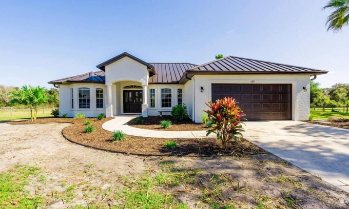 Braden River House | Pet-Friendly Retreat with Pool & Spa near Myakka Park