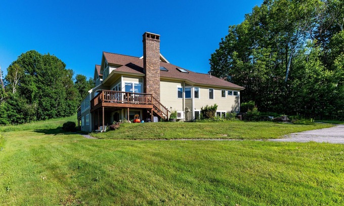 Jackson House | Family-Friendly Townhouse with Kitchen, Rated 9.8/10
