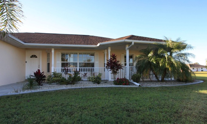 Port Charlotte - Charlotte Harbor House | Spacious 4 Bdrm -3 Bath home with heated pool in Deep Creek, Punta Gorda