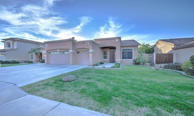 San Tan Ranch House | Family-Friendly 4-Bed Retreat with Game Room & Hot Tub