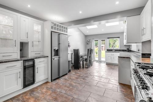 Norwich House | Family-Friendly Lparking Sleep7 with Perfect 10/10 Rating