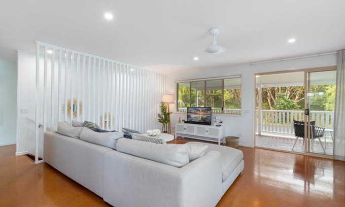 Shelly Beach House | Beachside 4-Bed Retreat with Ocean View Awaits You