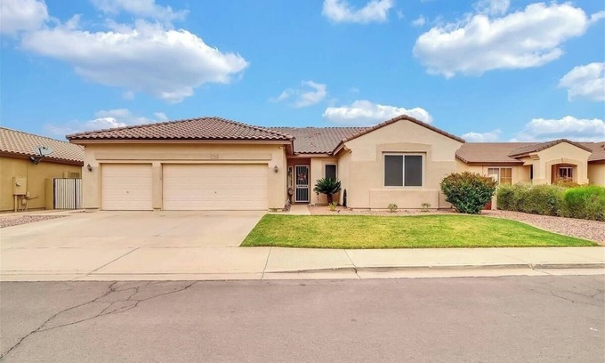 Arizona Skyline Community House | Impressive 4-Bed Retreat with Pool, Game Room & Ocean Views
