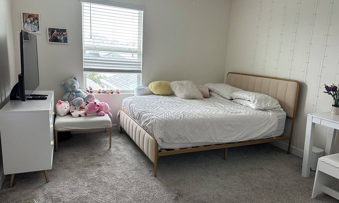 Orlando House | Spacious 4-bed townhome with AC. Beautiful resort style pool and fitness center