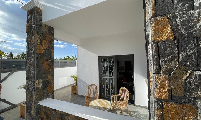 Flic-en-Flac Villa | Relaxing 4-Bed Villa in Flic en Flac with Rooftop Bar
