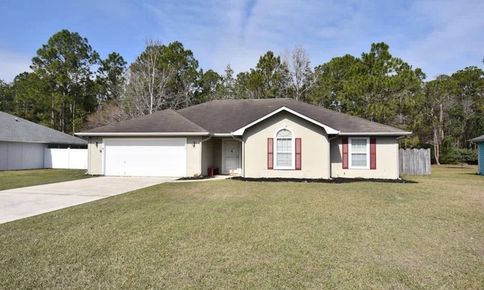 Kingsland House | Charming 4-Bedroom Home with Big Yard & Ocean View